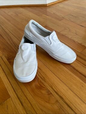 Vans Unisex White Classic Slip-On Shoes Men's Size 7/Women's Size 8.5 (Good)